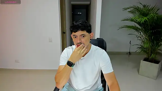 Snapshot of ILoveNYStyle chatting on 12.22.25 ILoveNYStyle online show from 12.22.25