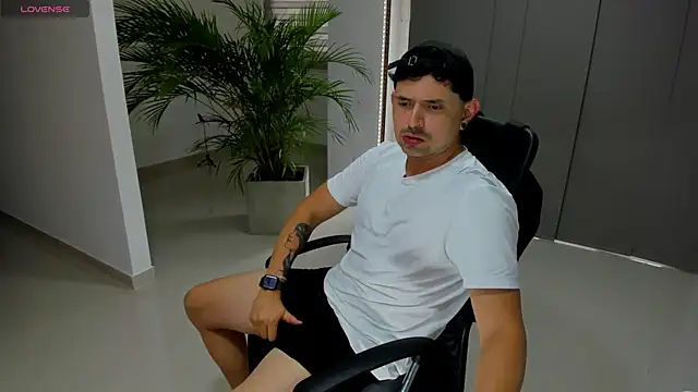 Snapshot of ILoveNYStyle chatting on 01.13.26 ILoveNYStyle online show from 01.13.26