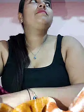 Snapshot of RAYI_01 chatting on 02.20.25 RAYI 01 online show from 02.20.25