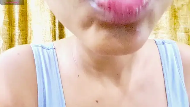 Snapshot of RAYI_01 chatting on 09.28.25 RAYI 01 online show from 09.28.25