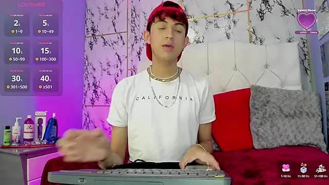 Snapshot of Allen_Starck chatting on 03.05.25 Allen Starck online show from 03.05.25