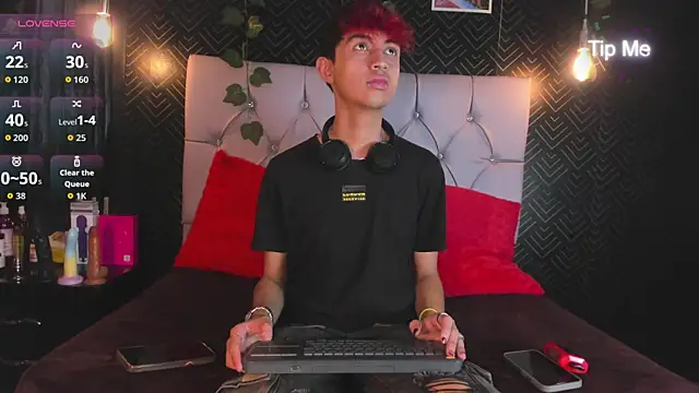 Snapshot of Allen_Starck chatting on 10.07.25 Allen Starck online show from 10.07.25