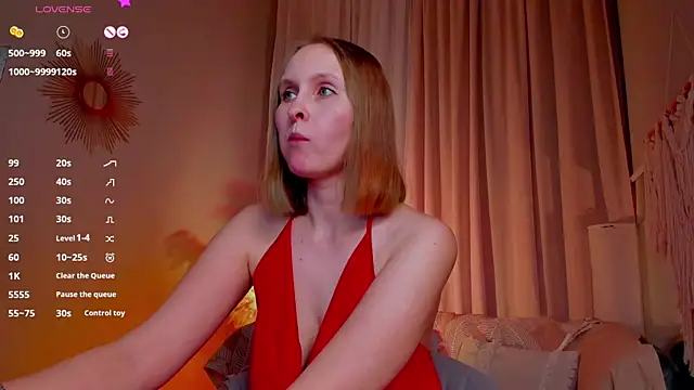 Snapshot of Agatha_Mott chatting on 03.04.25 Agatha Mott online show from 03.04.25