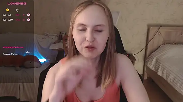 Snapshot of Agatha_Mott chatting on 10.04.25 Agatha Mott online show from 10.04.25