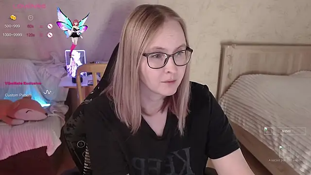 Snapshot of Agatha_Mott chatting on 11.21.25 Agatha Mott online show from 11.21.25