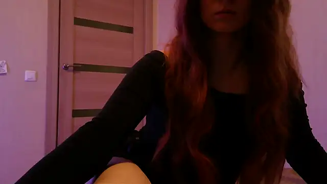Snapshot of _AliceOwen_ chatting on 03.17.25 AliceOwen online show from 03.17.25