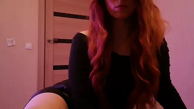 Snapshot of _AliceOwen_ chatting on 03.19.25 AliceOwen online show from 03.19.25
