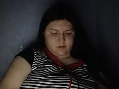 KiraSwee online show from 02.25.25