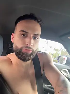 Bicho13132 online show from 04.20.26