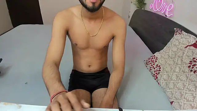 Snapshot of Queen_Couple chatting on 11.22.25 Queen Couple online show from 11.22.25