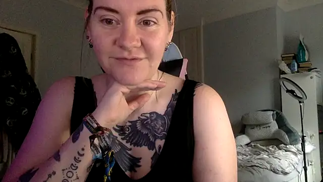 AureliaXOX online show from 02.11.25