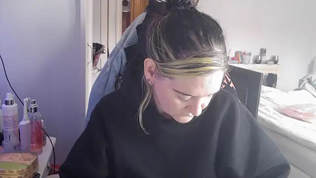 AureliaXOX online show from 09.23.25