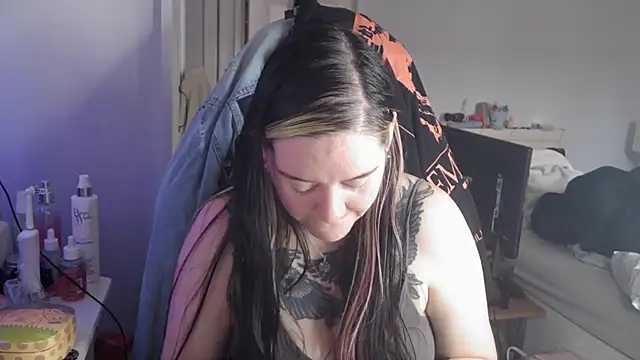 AureliaXOX online show from 09.26.25