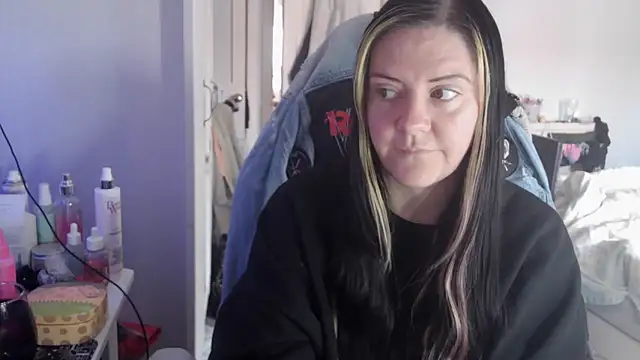 AureliaXOX online show from 10.01.25