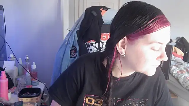 AureliaXOX online show from 10.15.25