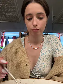 Maria Moonlight online show from 03.09.25