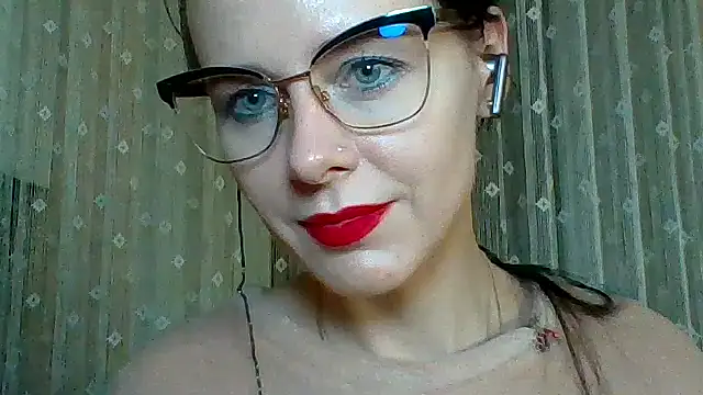 LuminousLady online show from 03.20.25