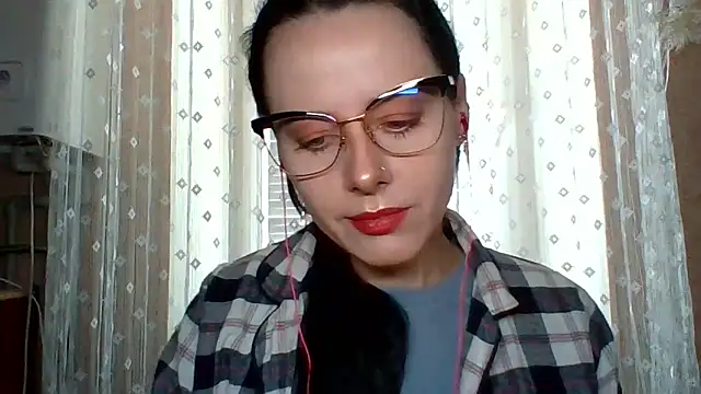 LuminousLady online show from 09.11.25