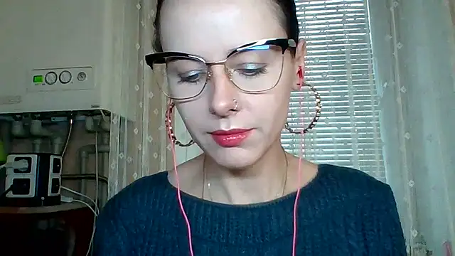 LuminousLady online show from 09.30.25