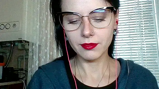 LuminousLady online show from 11.05.25