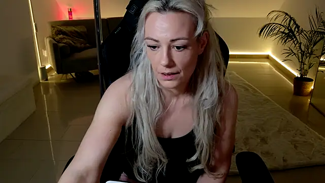 TessaWayne online show from 04.26.26