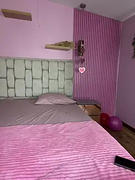 Snapshot of Valu_euphoria chatting on 02.18.25 Valu euphoria online show from 02.18.25