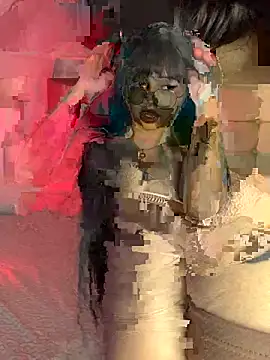 Snapshot of Valu_euphoria chatting on 10.05.25 Valu euphoria online show from 10.05.25