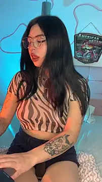 Snapshot of Valu_euphoria chatting on 11.16.25 Valu euphoria online show from 11.16.25