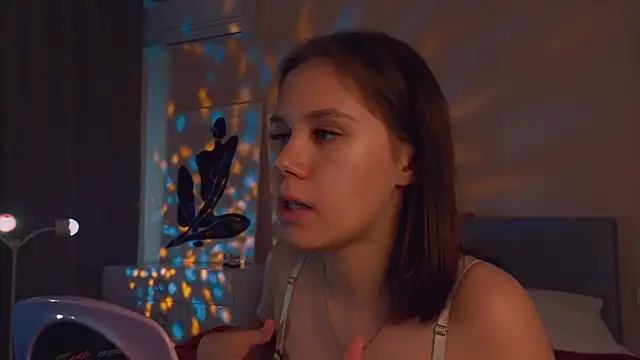 Mia Luw online show from 09.24.25