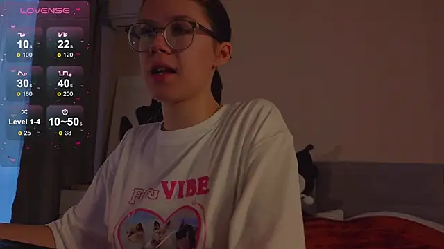 Mia Luw online show from 10.02.25