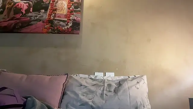 Snapshot of SophieStarShine chatting on 04.22.26 SophieStarShine online show from 04.22.26
