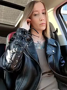 Snapshot of Pussy_Drive03 chatting on 09.19.25 Pussy Drive03 online show from 09.19.25