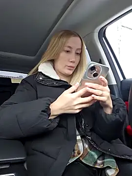 Snapshot of Pussy_Drive03 chatting on 11.28.25 Pussy Drive03 online show from 11.28.25