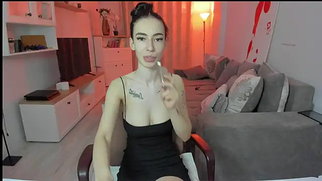 Celine Roxelle online show from 03.07.25