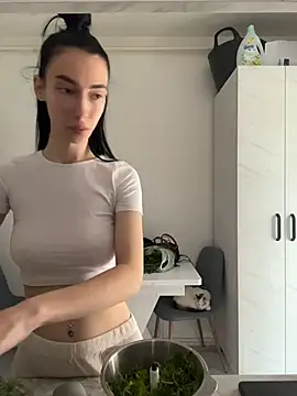 Celine Roxelle online show from 05.20.26