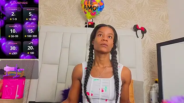 Snapshot of dafnnelewis chatting on 05.01.26 dafnnelewis online show from 05.01.26