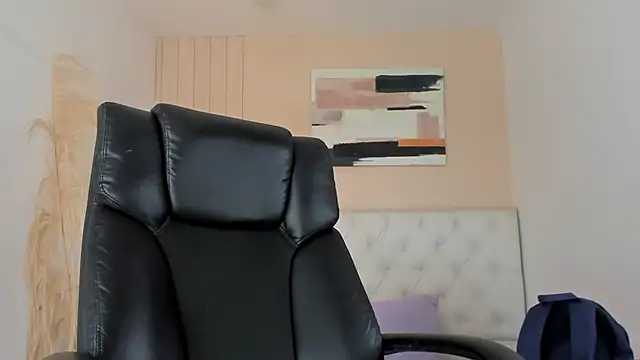 ISAAC CRYSTON online show from 01.13.26