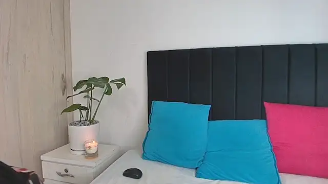 MarianaGiiiL online show from 02.15.25