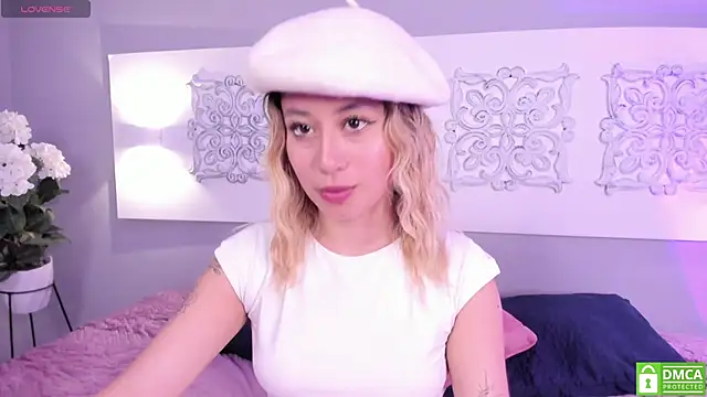 Snapshot of cloe_palmer chatting on 02.04.25 cloe palmer online show from 02.04.25