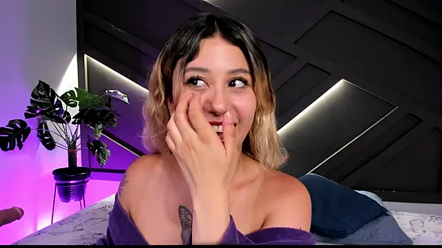 Snapshot of cloe_palmer chatting on 02.09.25 cloe palmer online show from 02.09.25