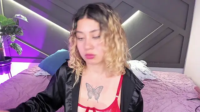 Snapshot of cloe_palmer chatting on 02.15.25 cloe palmer online show from 02.15.25