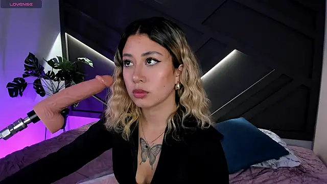 Snapshot of cloe_palmer chatting on 02.18.25 cloe palmer online show from 02.18.25