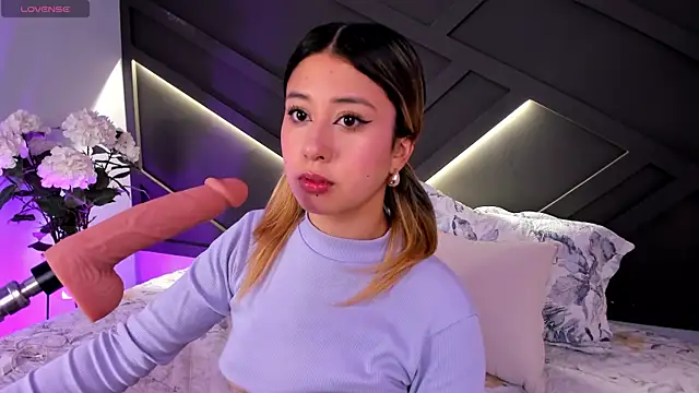 Snapshot of cloe_palmer chatting on 03.22.25 cloe palmer online show from 03.22.25