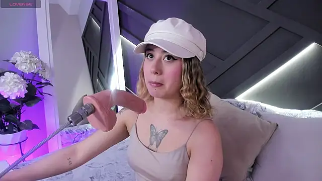 Snapshot of cloe_palmer chatting on 10.15.25 cloe palmer online show from 10.15.25