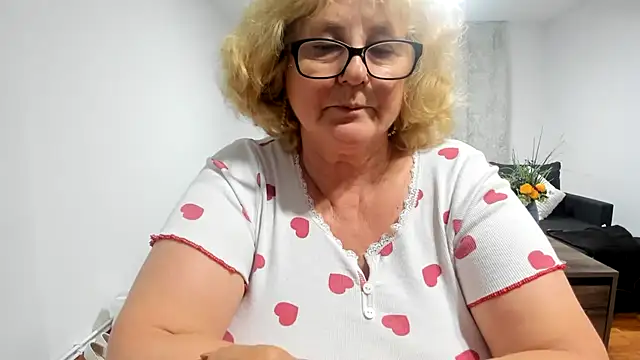 NoraJohnson6 online show from 10.09.25