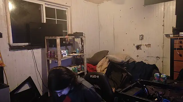 nuttyking2022 online show from 11.21.25