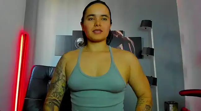 Snapshot of karlyjons12 chatting on 02.20.25 karlyjons12 online show from 02.20.25