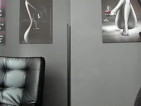 Snapshot of karlyjons12 chatting on 10.13.25 karlyjons12 online show from 10.13.25