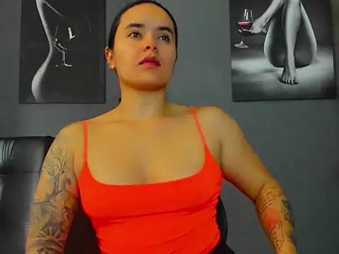 Snapshot of karlyjons12 chatting on 11.29.25 karlyjons12 online show from 11.29.25