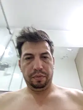 Snapshot of reyarturs13 chatting on 03.05.25 reyarturs13 online show from 03.05.25